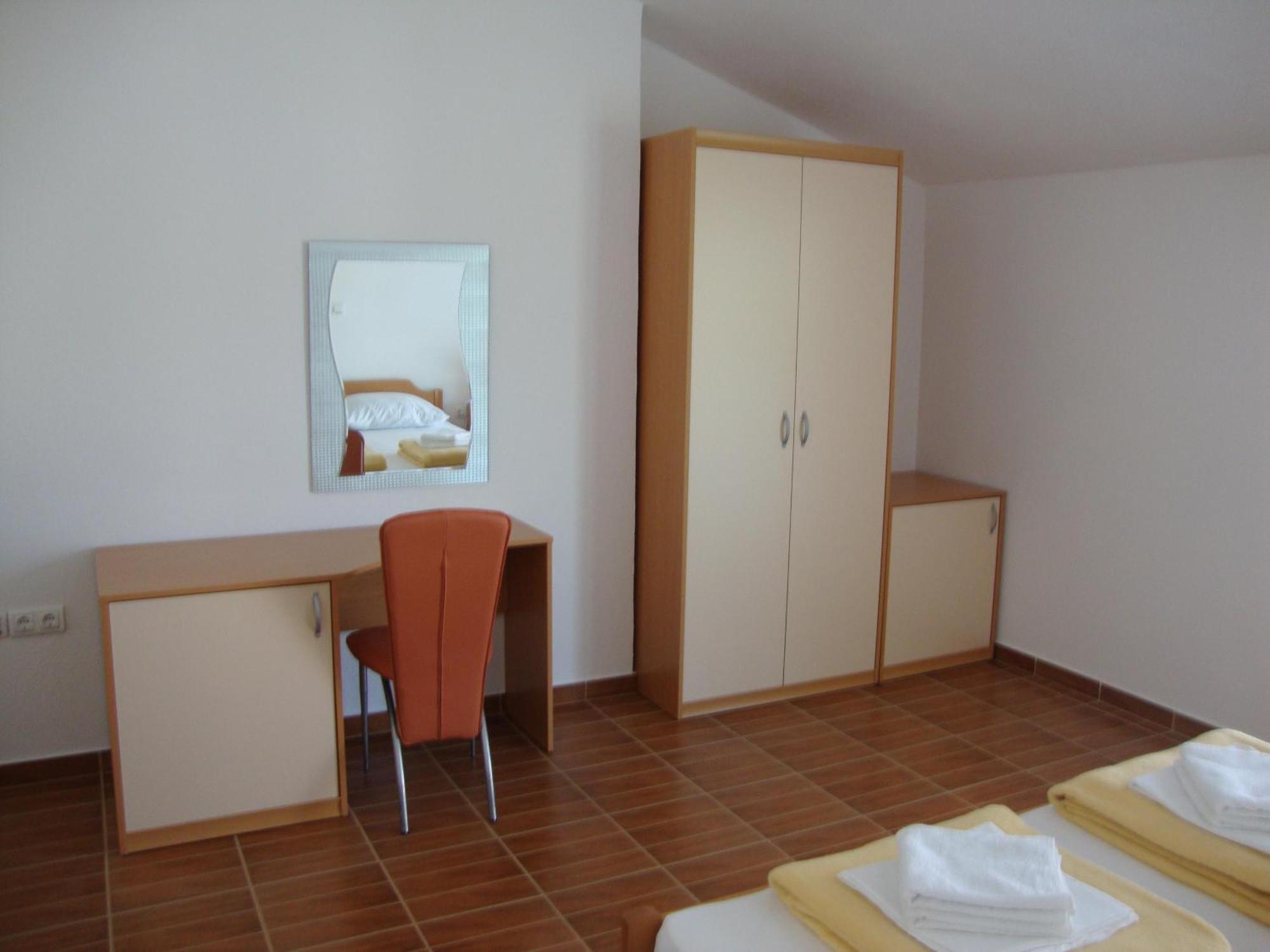 Franic Bacina Lakes Apartments Ploce  Buitenkant foto